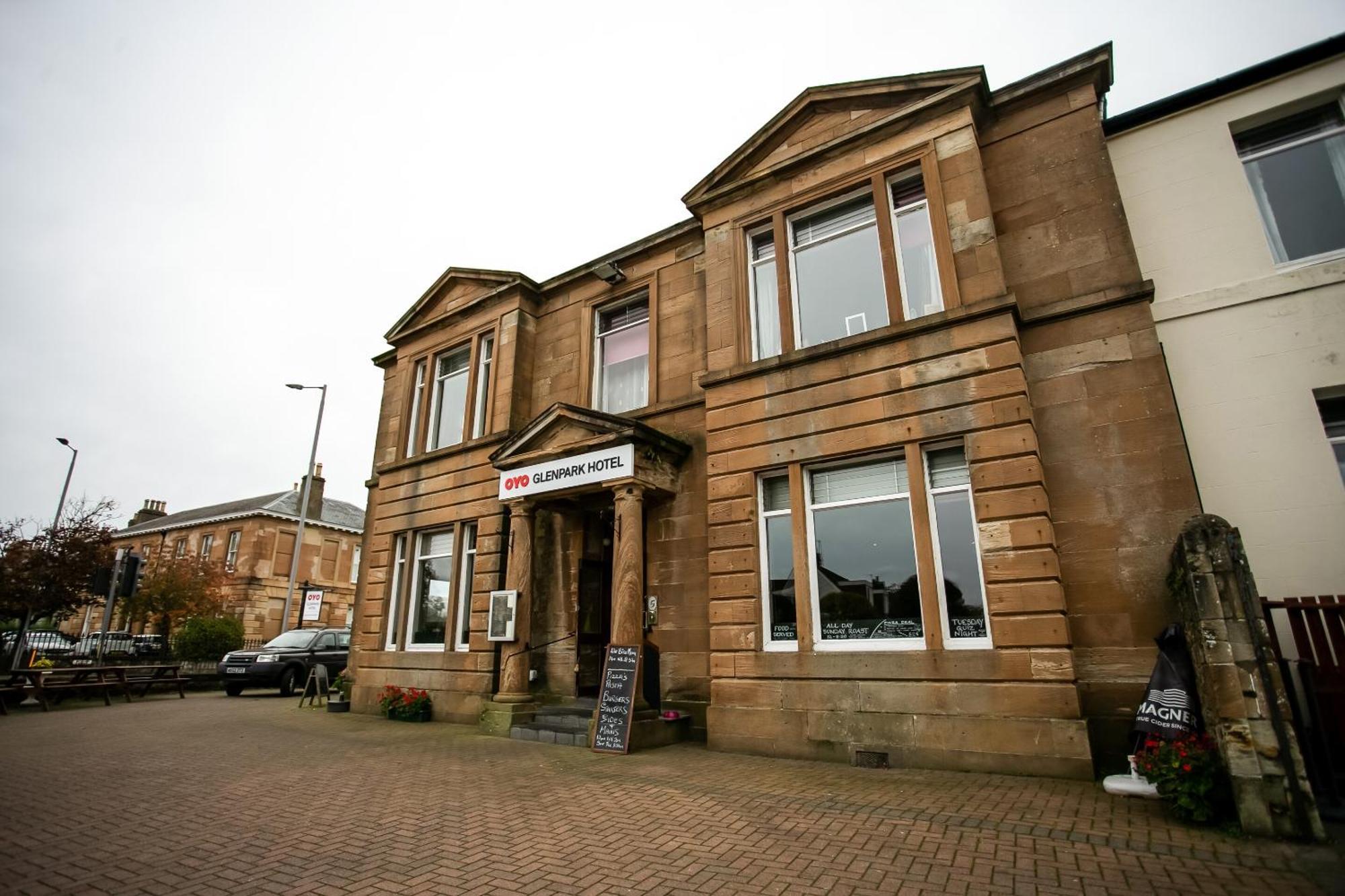 Oyo Glenpark Hotel, Hotel Ayr